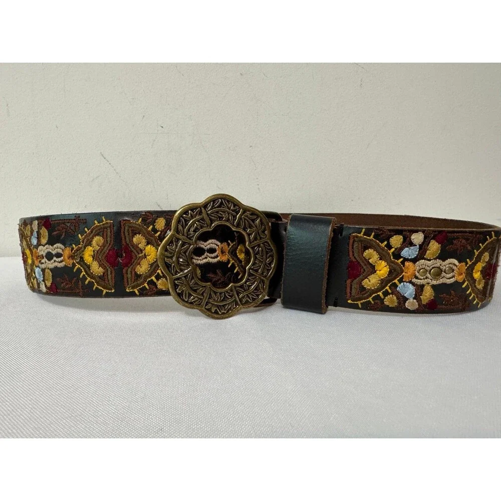 LUCKY BRAND EMBROIDERED LEATHER BELT medium nwot
